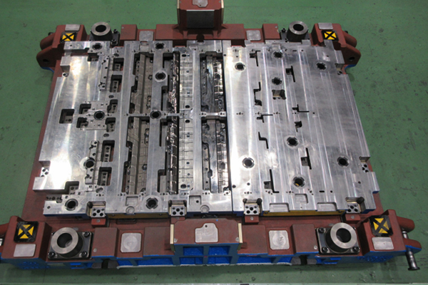 プレス量産金型設計製作