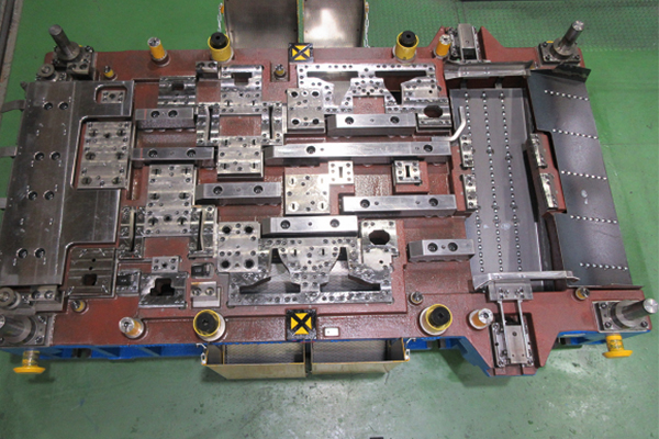 プレス量産金型設計製作